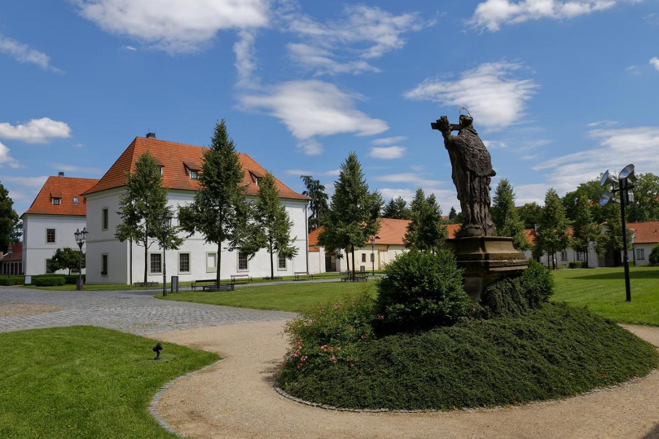 Adalbert Ecohotel 3* Praha
